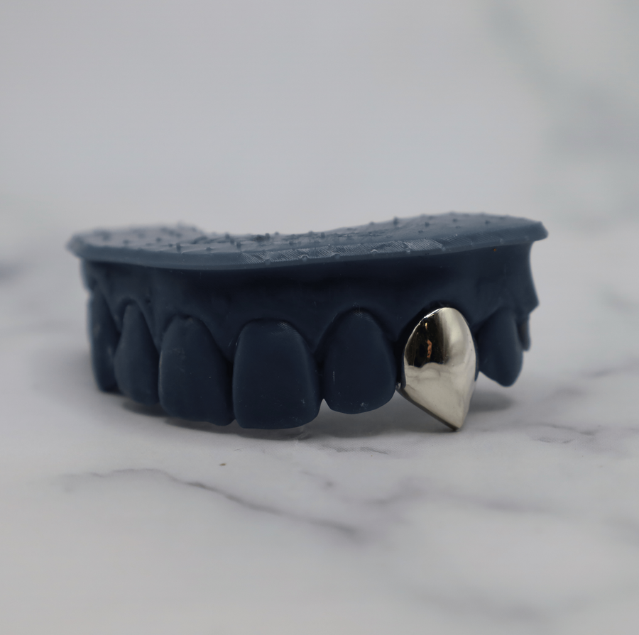 Sharp Fang (One Tooth)
